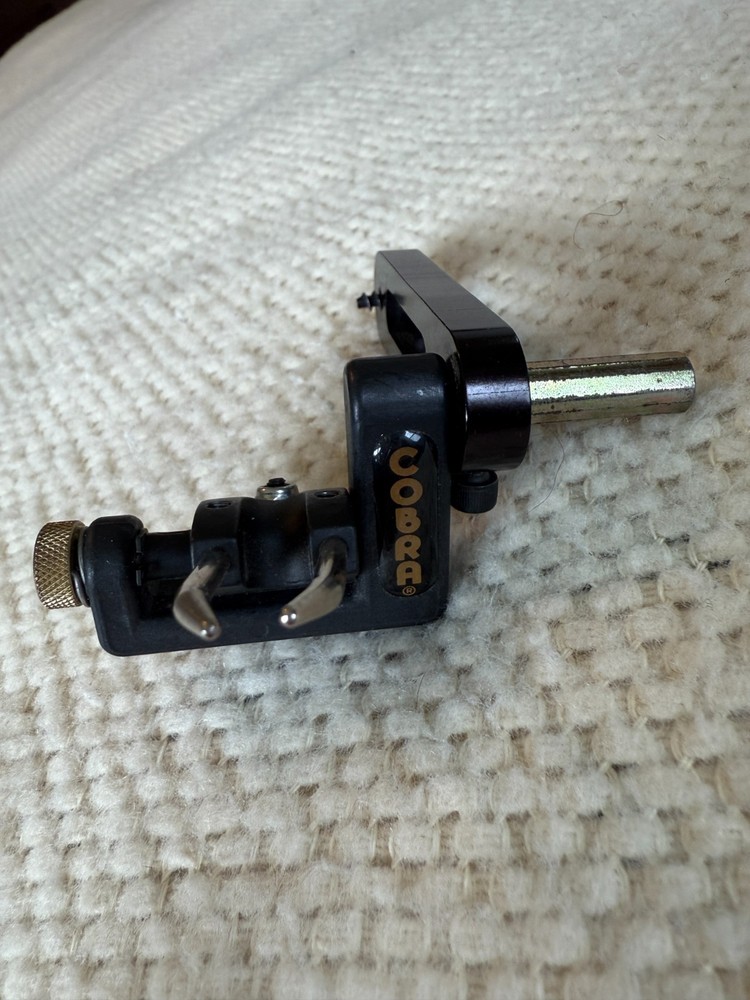 Cobra Dual Prong Flipper Rest