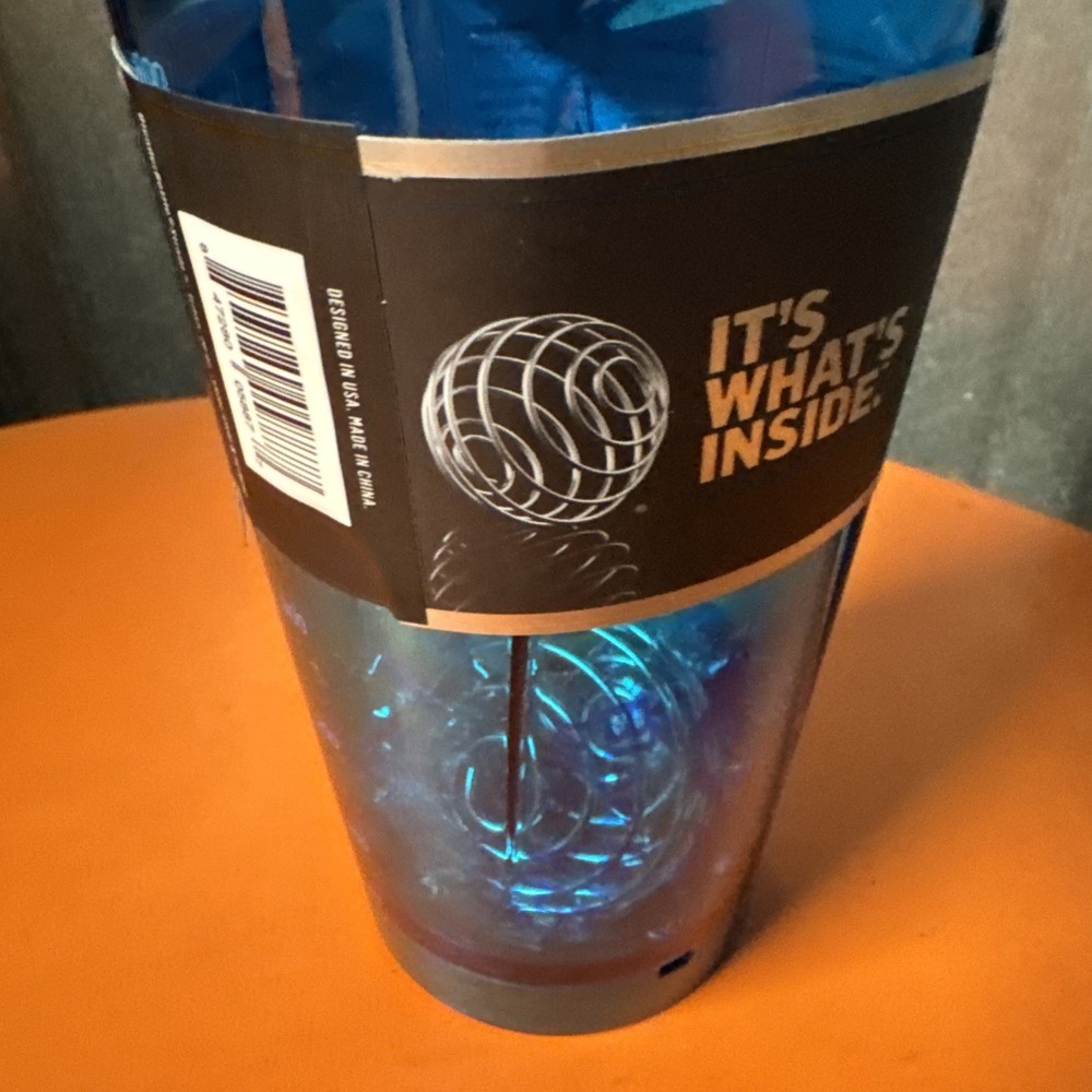 Blender Bottle 28 oz. Strada Blue Shaker Bottle w/ Loop Top, Push Button NEW