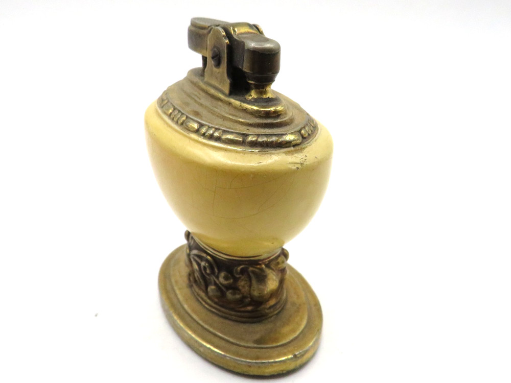VINTAGE CERAMIC "LEONA" RONSON TABLE LIGHTER - BEEN FIRED - SELLING AS IS**