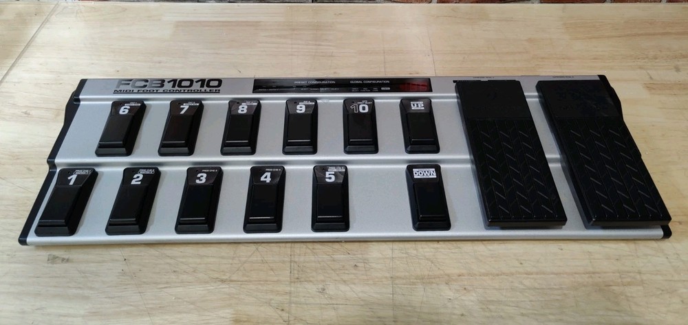 Behringer FCB1010 MIDI Foot Controller