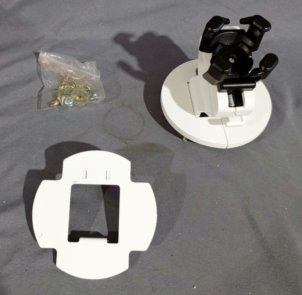 ONQ 24154-Kit-AWB01 Adjustable Apple Watch Security Bracket