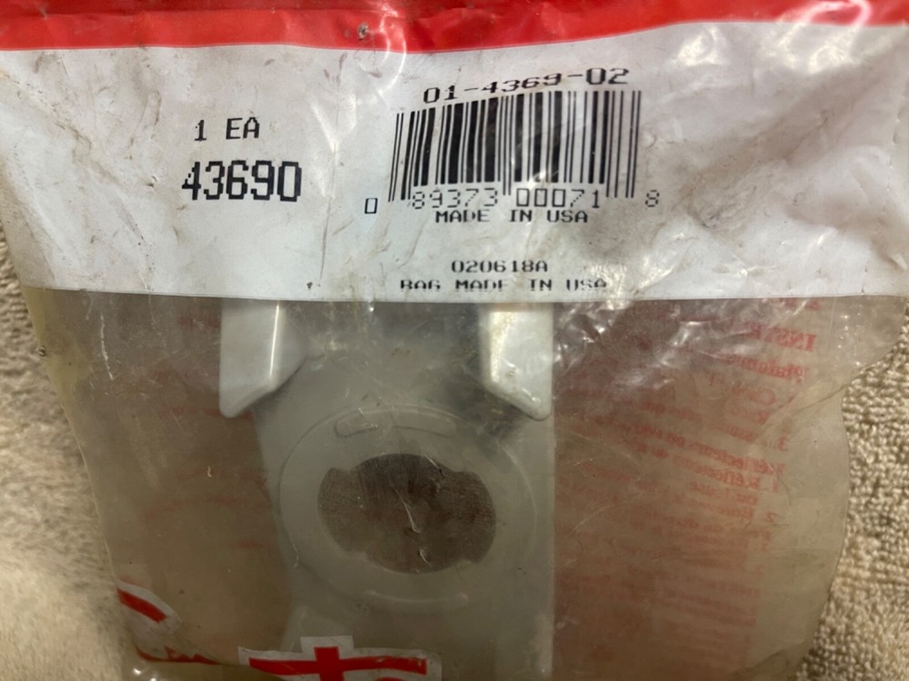 NOS GROTE 43690 TWIST IN SURFACE MOUNT BRACKET GRAY