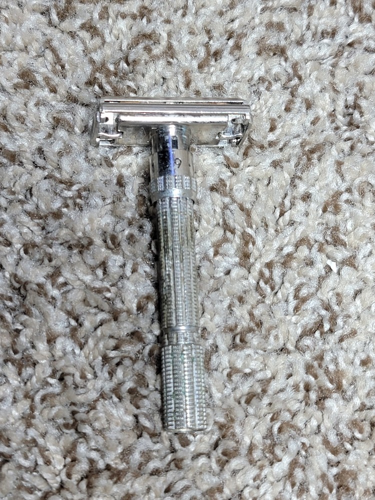 Vintage GILLETTE H1 Slim Adjustable Razor 1964 Case, Blades, Insert, Nice