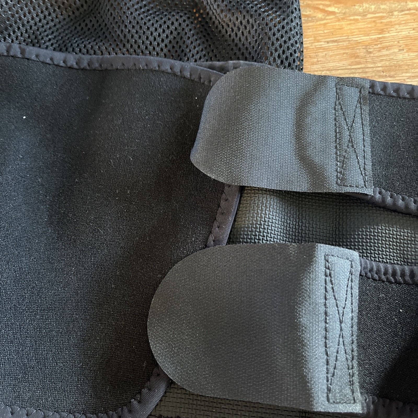 Sweet Sweat Thigh Trimmer Set with Carry Wash Storage Bag Men Women Leg