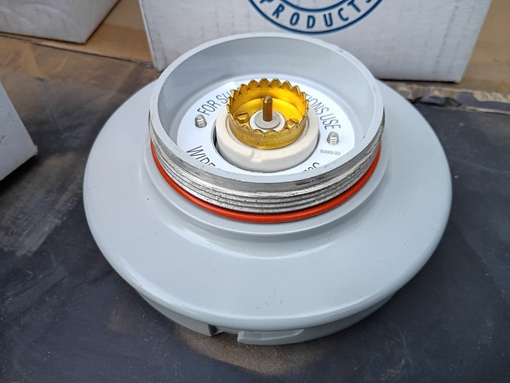 Appleton VAD-2 Fixture Adapter Socket Assembly