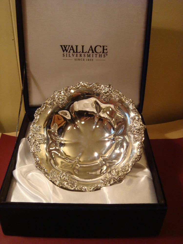 Wallace Silversmiths silver plated bowl dish