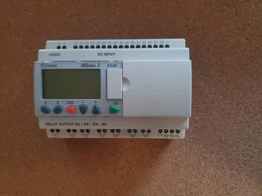 Crouzet XD26 Programmable Logic Controller 12VDC
