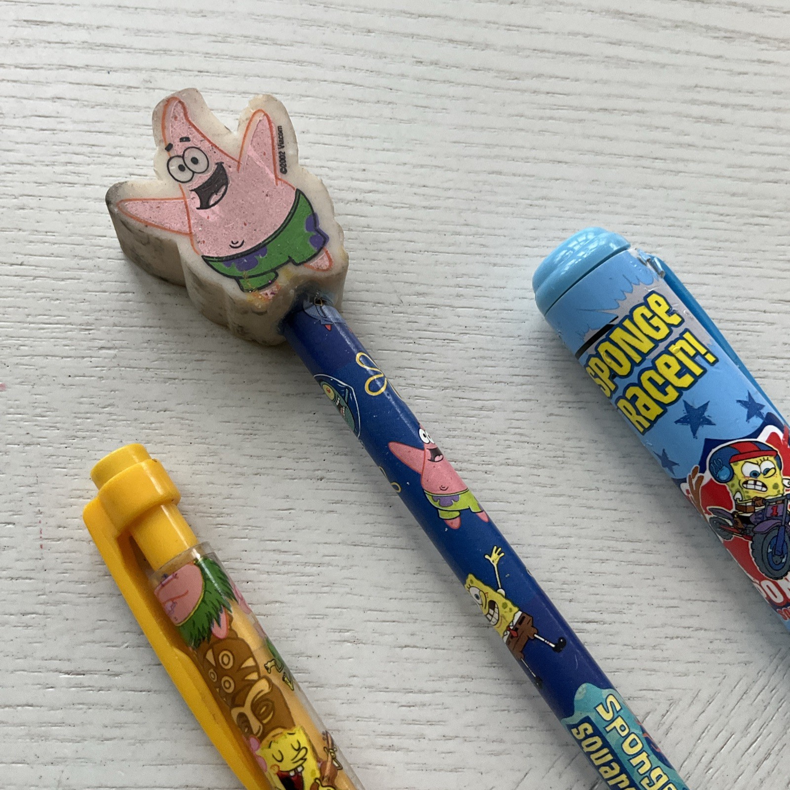 Nickelodeon SpongeBob Squarepants Vintage 2001 Lot of 3 Pencils & Flashlight Pen