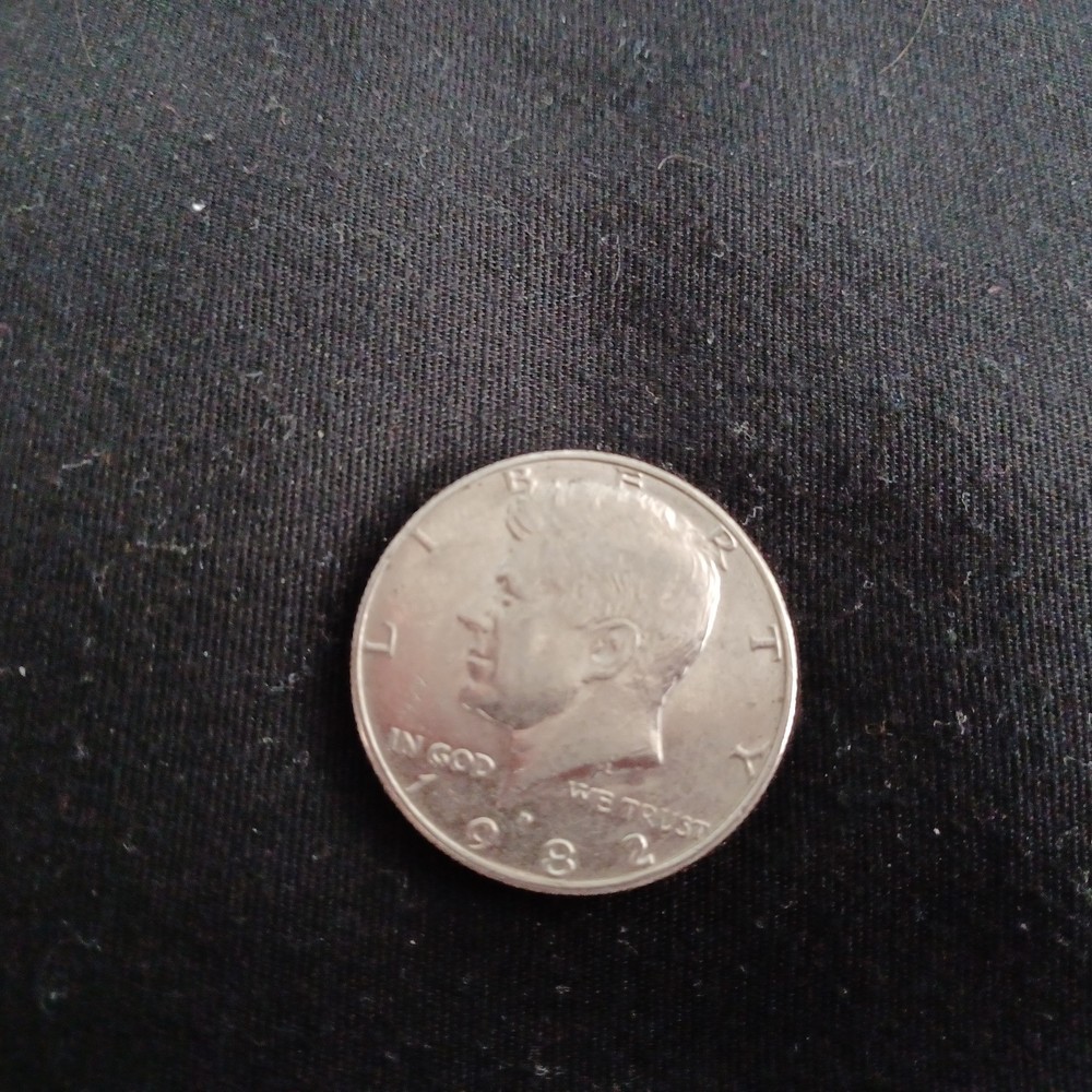 = 1982 - D / P U. S. KENNEDY HALF DOLLAR COIN