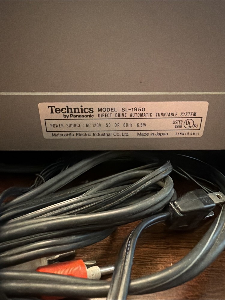 Technics SL-1950 Automatic Direct Drive Turntable Record Player Powers On