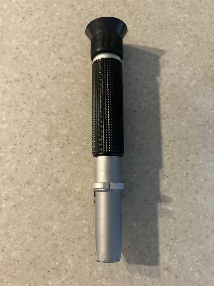 Portable Refractometer Model RHS-10ATC