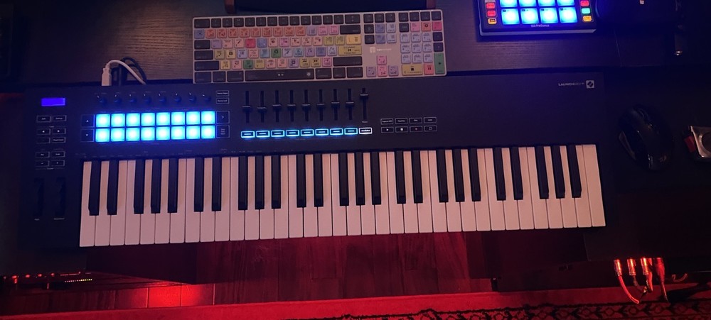 Novation Launchkey MK3 61-Note Keyboard Controller - Black