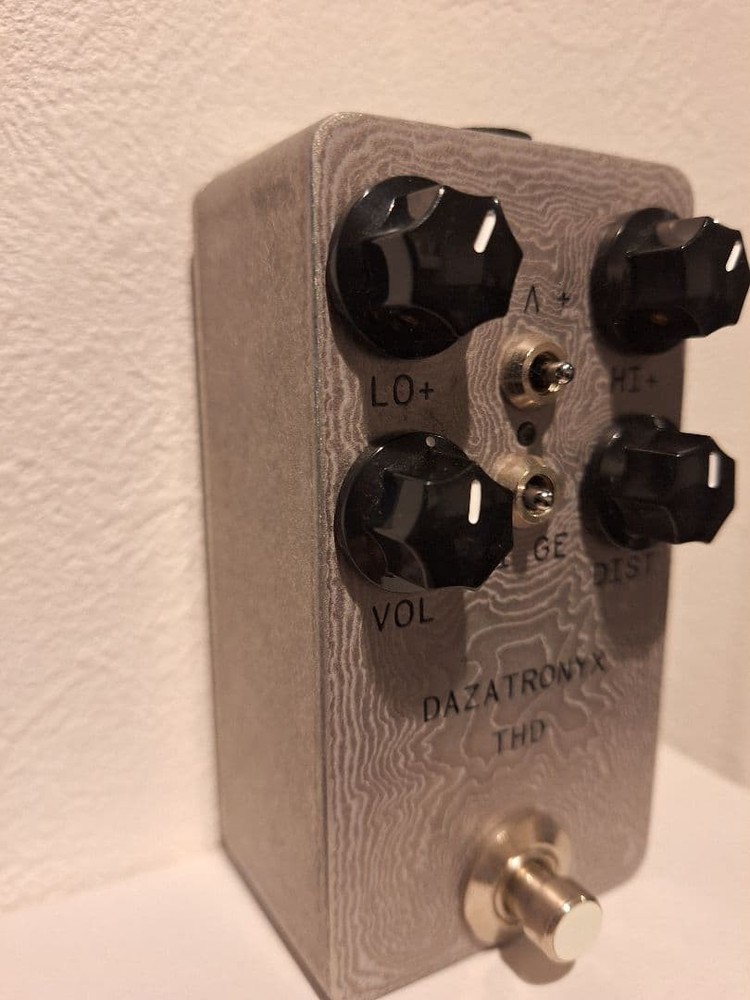 DAZATRONYX/ THD