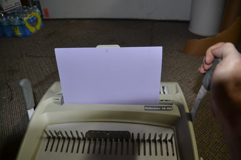 Fellowes PB400 Punch Comb Binding Combo Machine