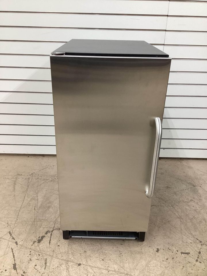 Summit Appliance Ice Maker Model# BIM44G