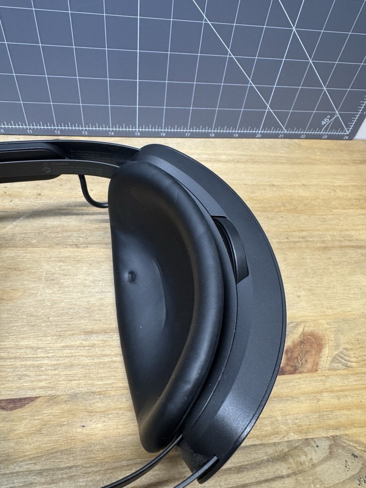 USED Meta Quest Pro VR 256GB Headset Only +Charging Dock (No Controllers) TESTED
