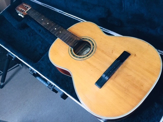 Zen-On Classical Guitar with JIS Mark