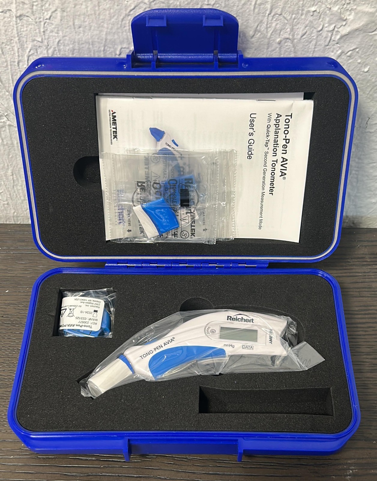 BRAND NEW Reichert Avia Tono-pen Applanation Tonometer with Case with KIT
