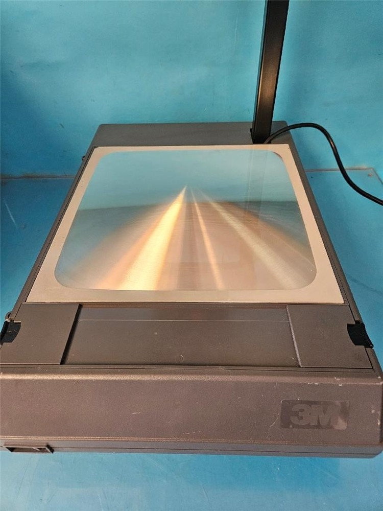 3M 2000 AG OVERHEAD PROJECTOR BRIEFCASE PORTABLE TRANSPARENCY PROJECTOR TESTED