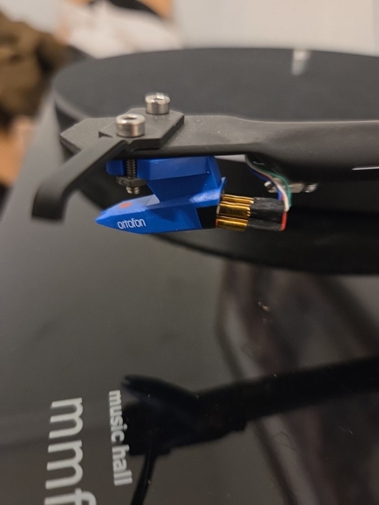 Music Hall MMF-2.2 TURNTABLE