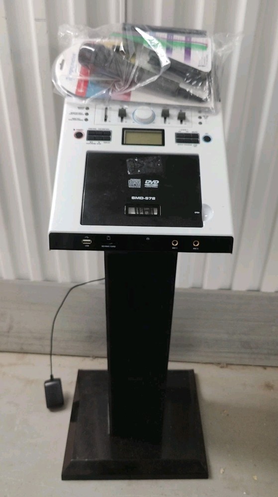 Singing Machine Karaoke System SMD-572 DVD/CDG w/ Microphone Remote + Stand