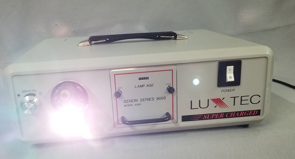 LUXTEC XENON SERIES 9000 MODEL 9300 LIGHT SOURCE SUPER CHARGED