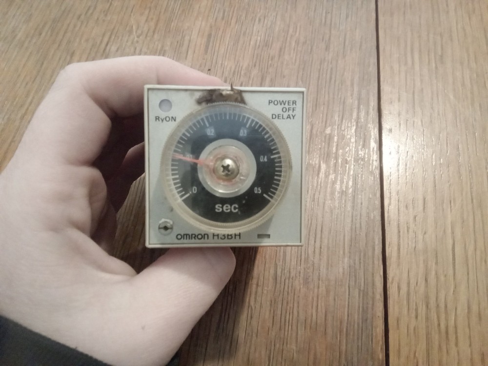 Omron H3BH-8 24Vdc Timer