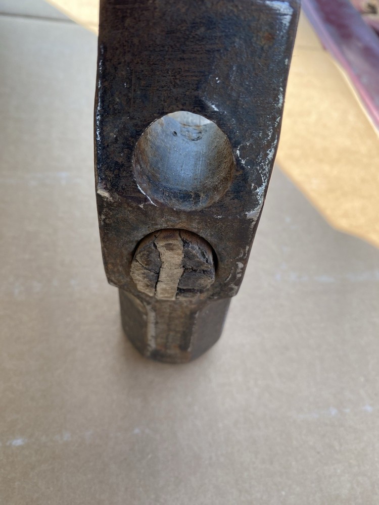 3 Lb Lineman's Hammer With Peg Hole