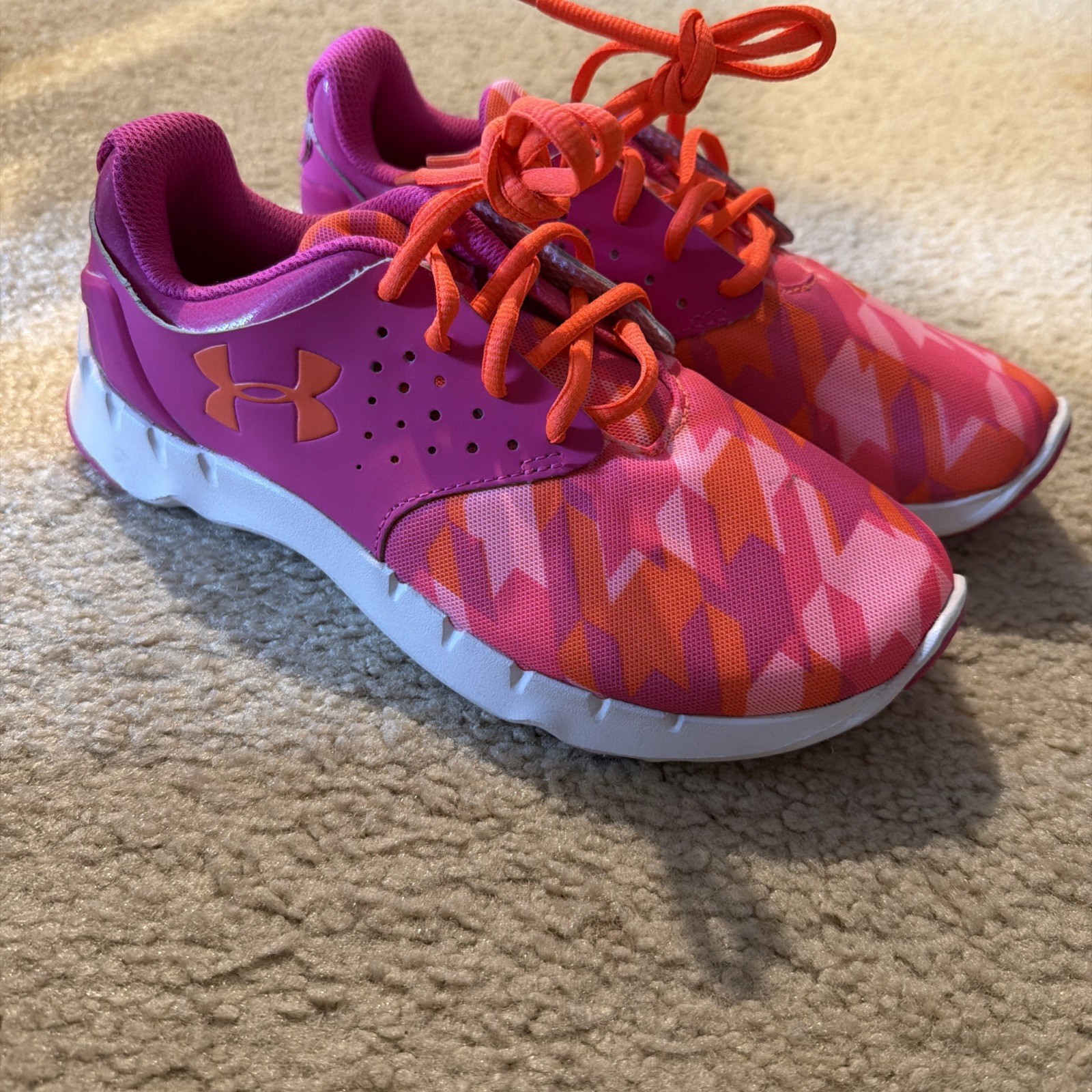 UNDER ARMOUR Walking/running shoes FOR Girl SIZE 3Y