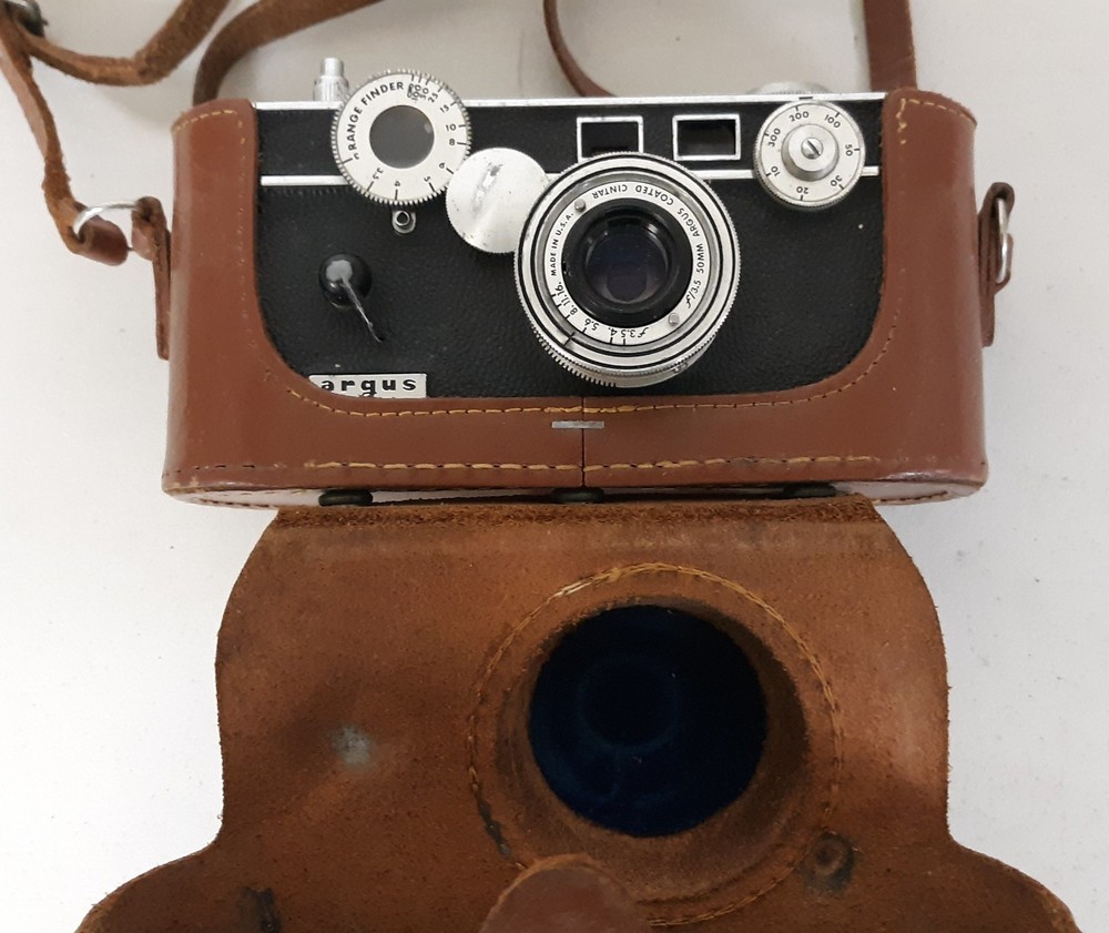 Argus C3 Camera 35mm Rangefinder with Leather Case - Vintage