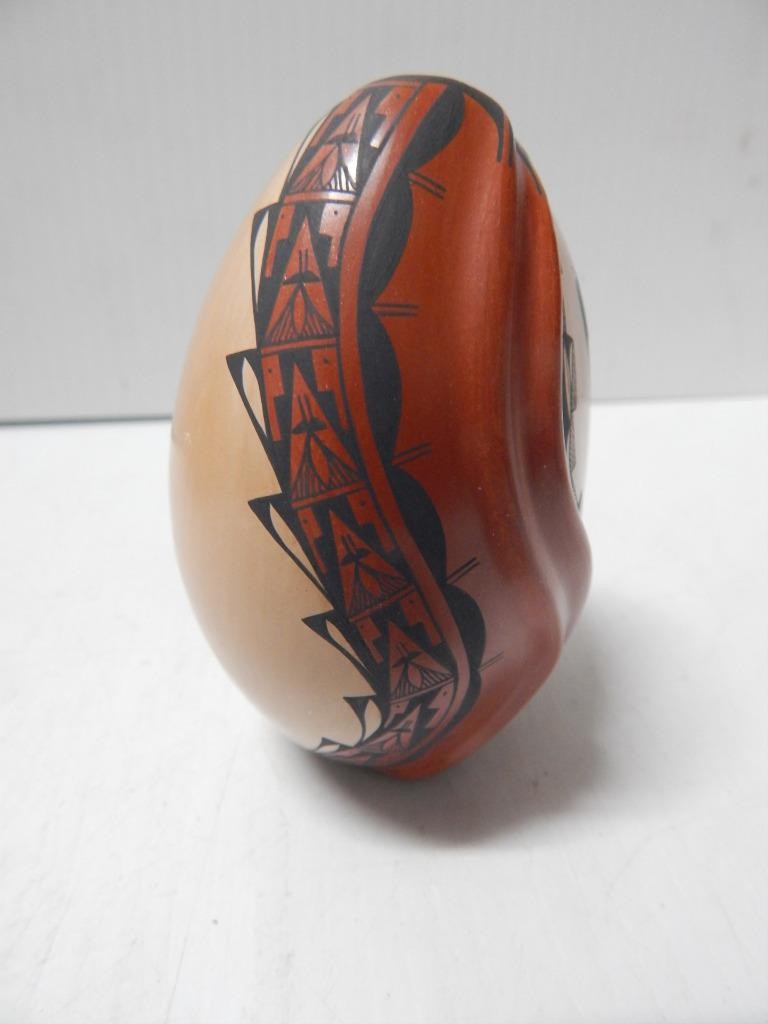 SHOWY VINTAGE JEMEZ PUEBLO INDIAN POT VASE FORM POTTERY - DORY SANDIA