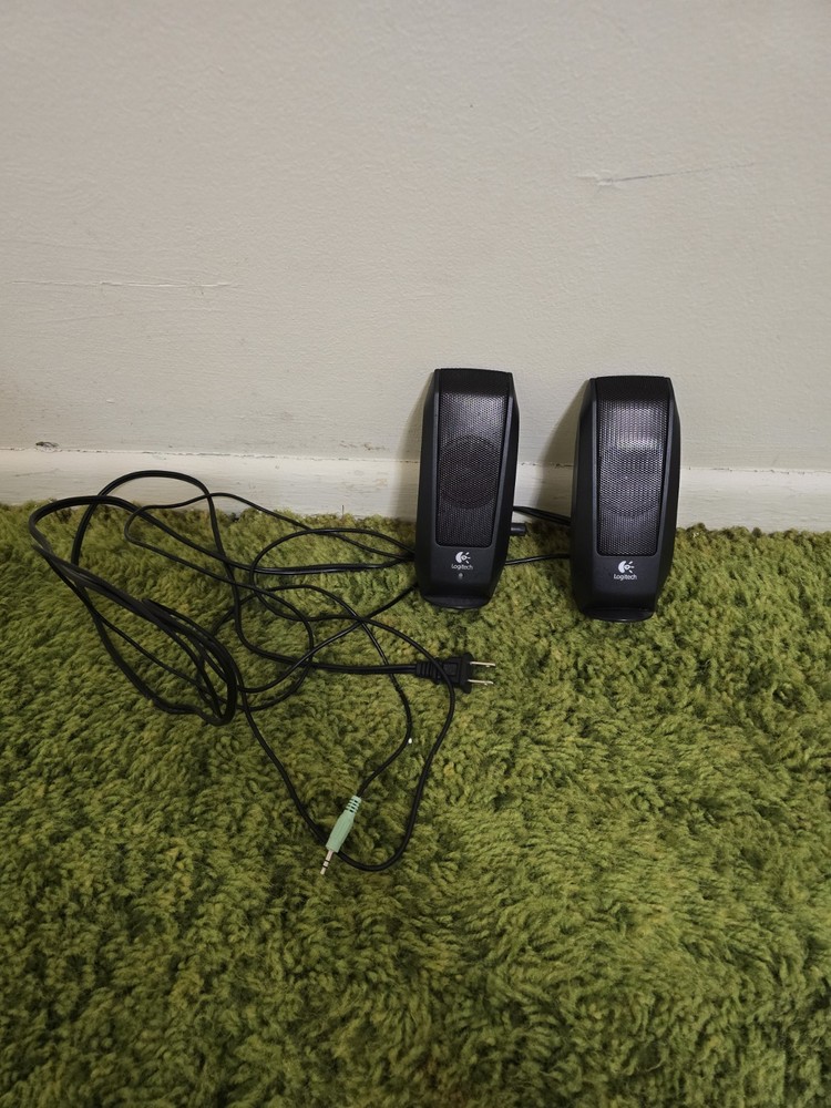 Logitech S120 Desktop Speaker System - Black