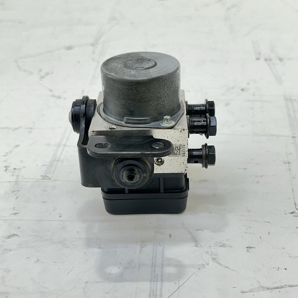 2016 - 2018 DUCATI HYPERMOTARD 939 ABS PUMP BRAKE SYSTEM CONTROL MODULE STOCK