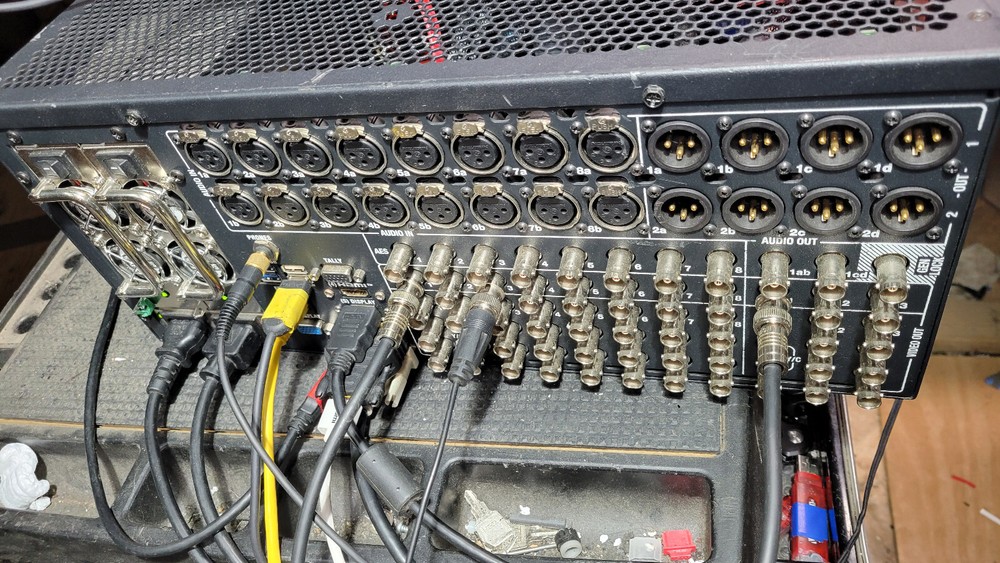 NewTek TriCaster 8000 Enhanced with Windows 11 Live Panel Virtual set editor