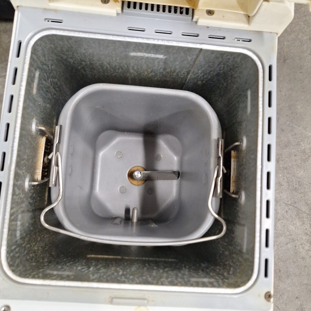 Zojirushi BBCC-S15 Automatic Bread Maker Machine White Tested Working