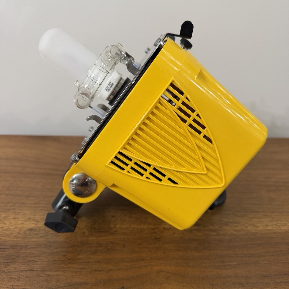 Alien Bees B800 STUDIO Light 320WS Studio Flash MONOLIGHT, Reflector, Carrier