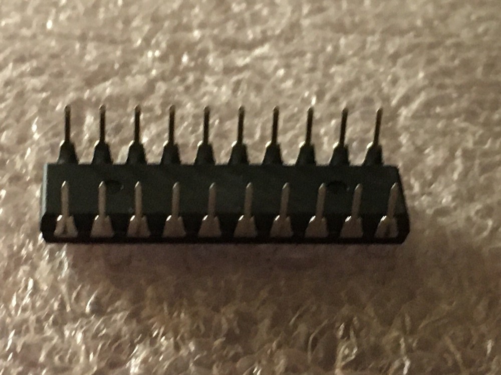 74F540N IC BUFFER/DRIVER SINGLE 8-BIT PLASTIC DIP 20-PIN (1 PER LOT)