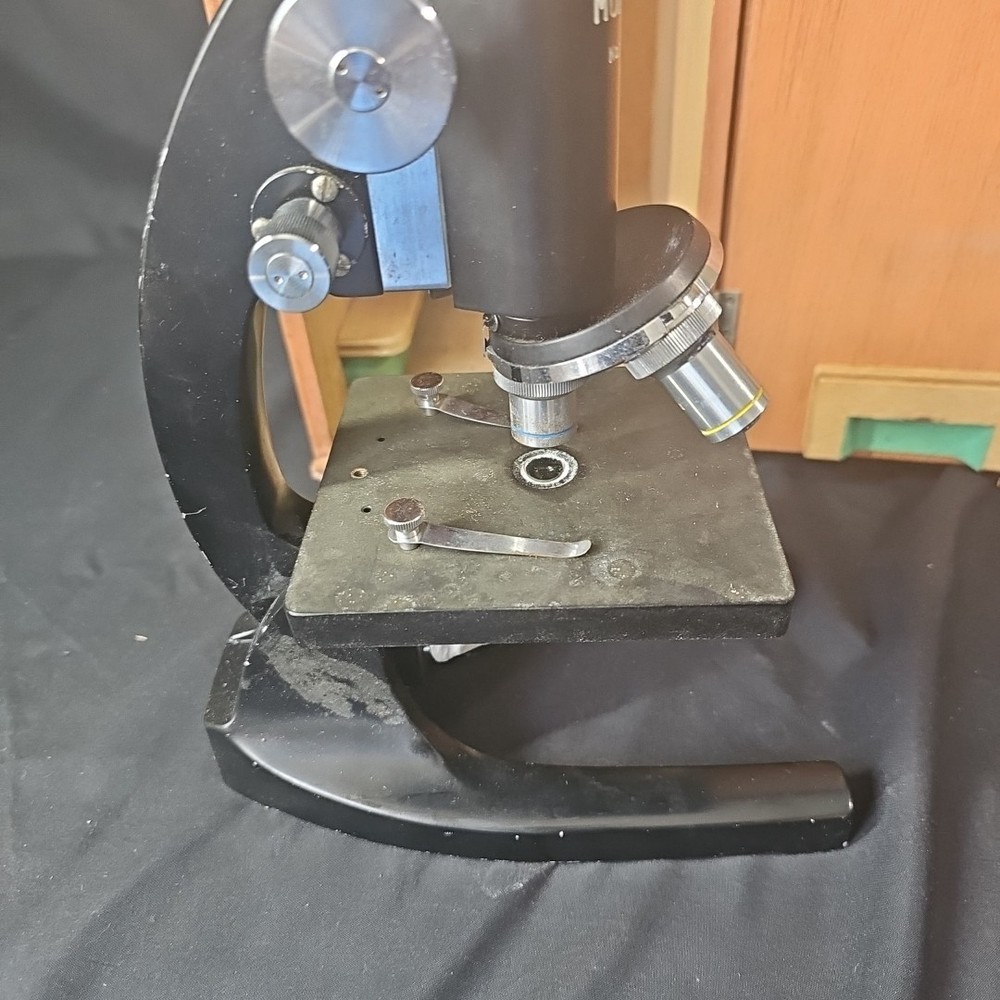 VINTAGE MONOLUX MICROSCOPE IN CASE Missing Pieces