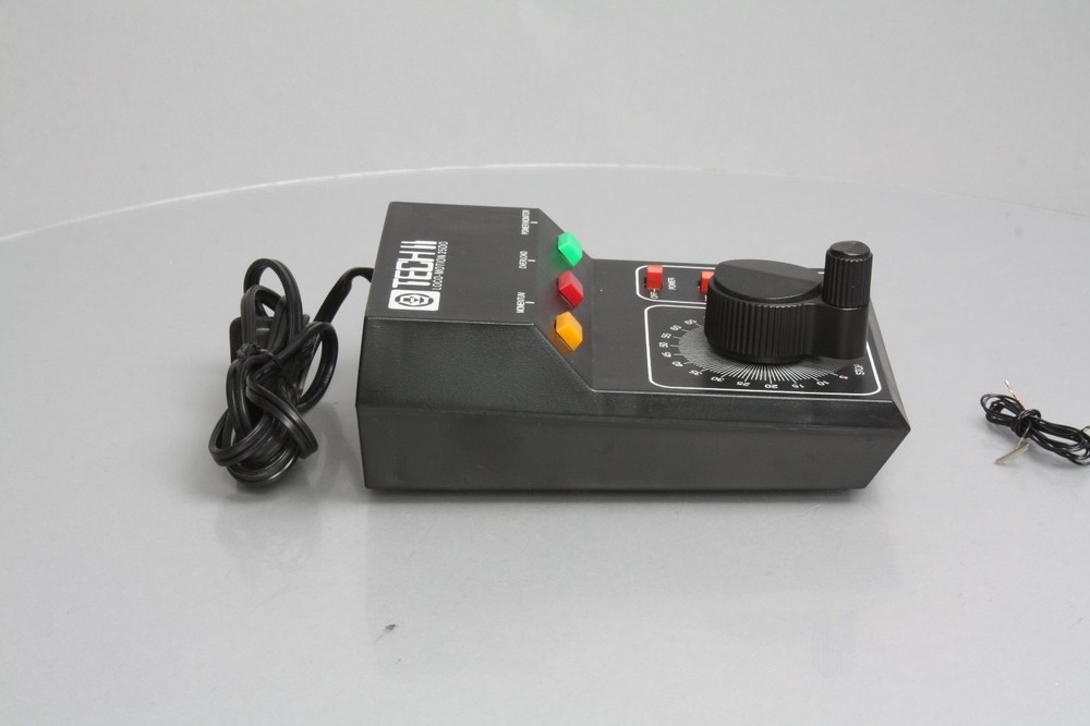 MRC 2500 HO Scale Loco-Motion Tech II Model Train Control LN/Box