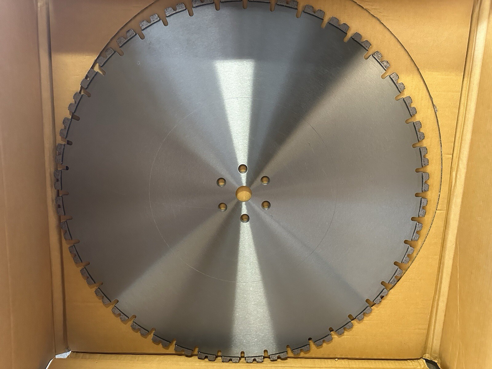 30 Inch High HP Diamond Wall Saw 1-3/8" Arbor Blade with Pentruder Bolt Pattern