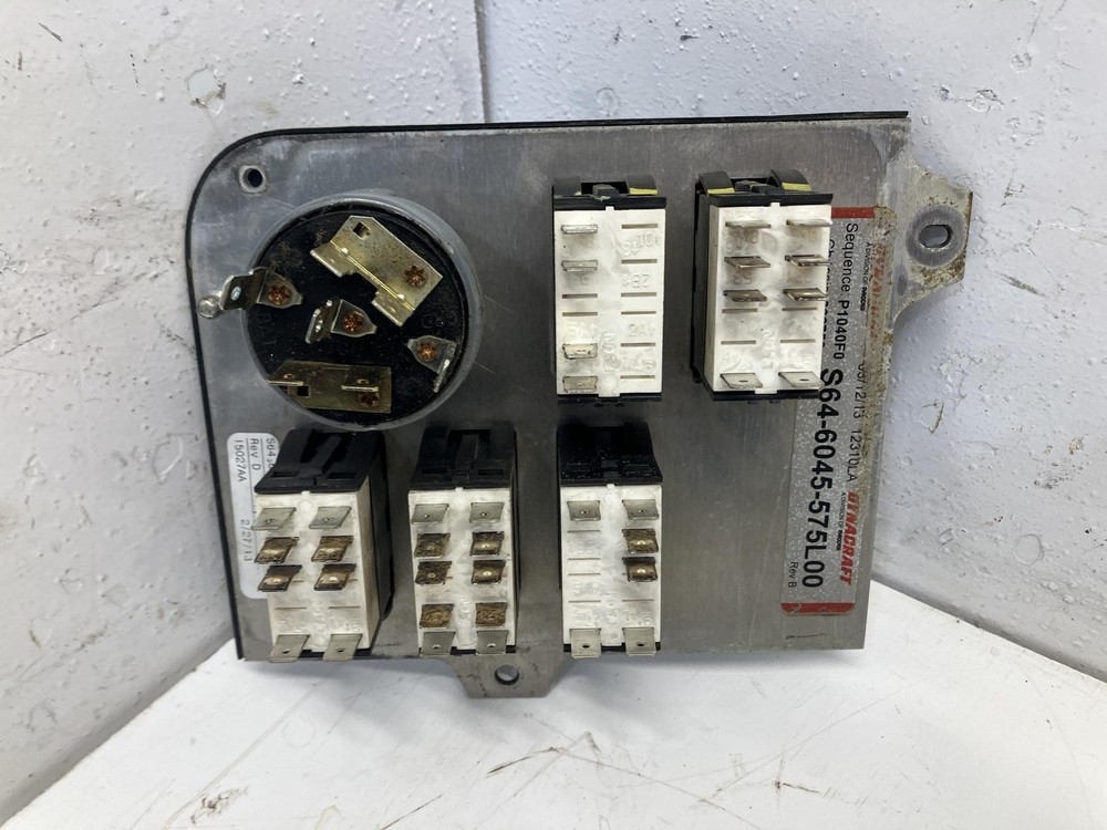 2006-2015 Peterbilt 386 IGNITION Dash Panel - Used