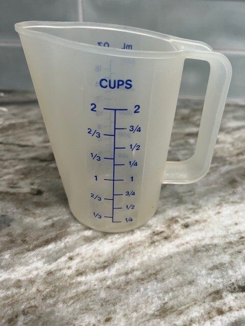 Tupperware 2 Cup Measuring Pour Pitcher #1669-3 RARE