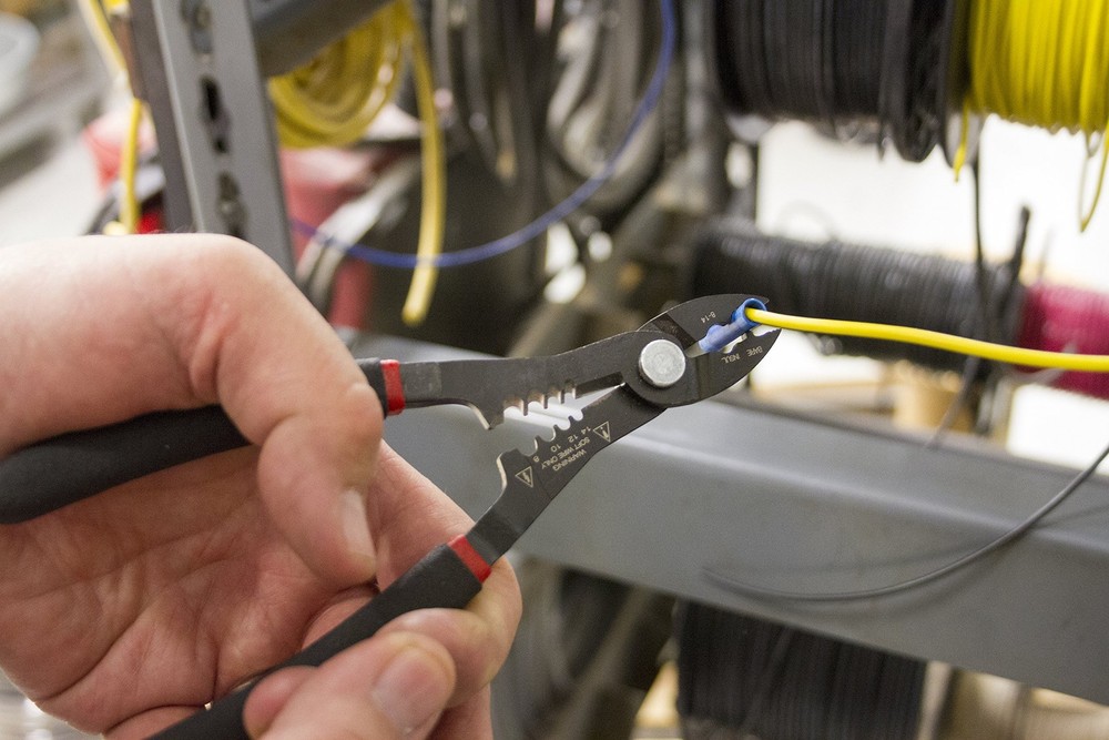 Lisle 68280 Compact Multi Function Wire Stripper, 8 14 Gauge Factory