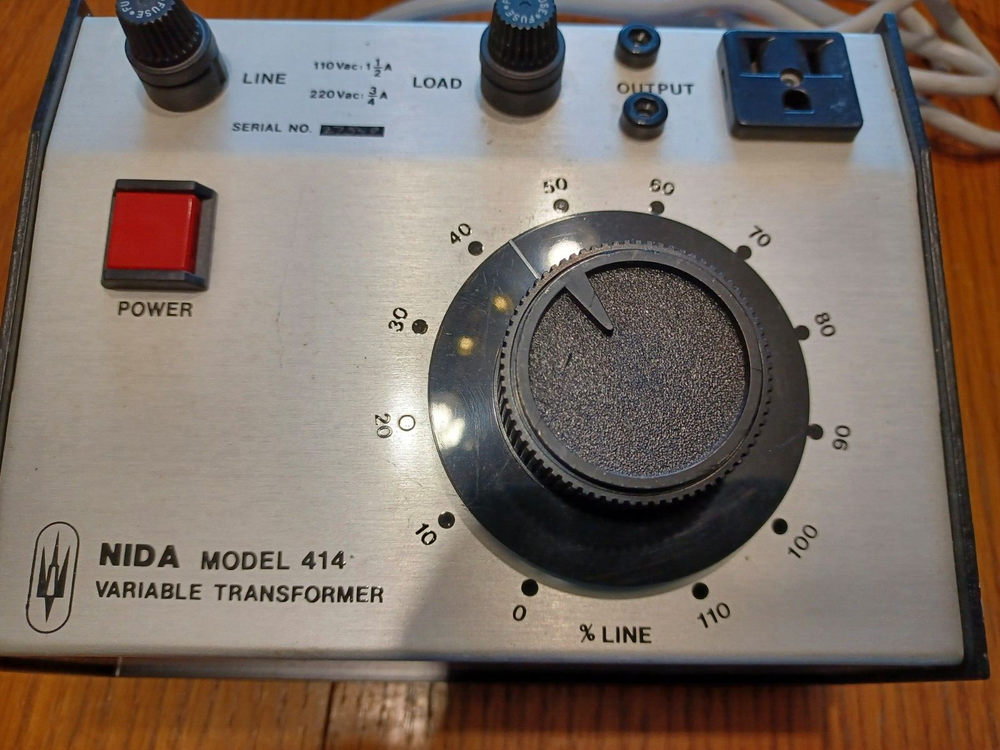 NIDA Model 414 Variable Transformer - 110VAC: 1 1/2A, 220VAC: 3/4A