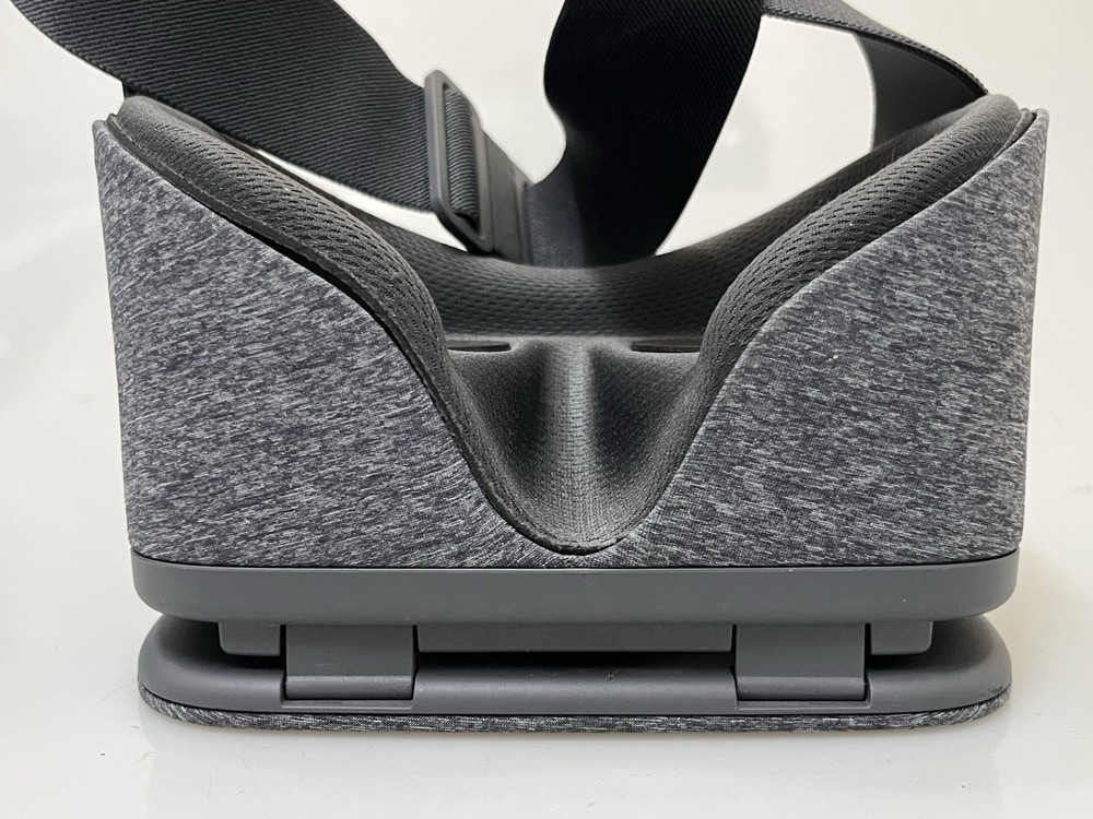 Google Daydream View Smartphone VR Headset with Remote