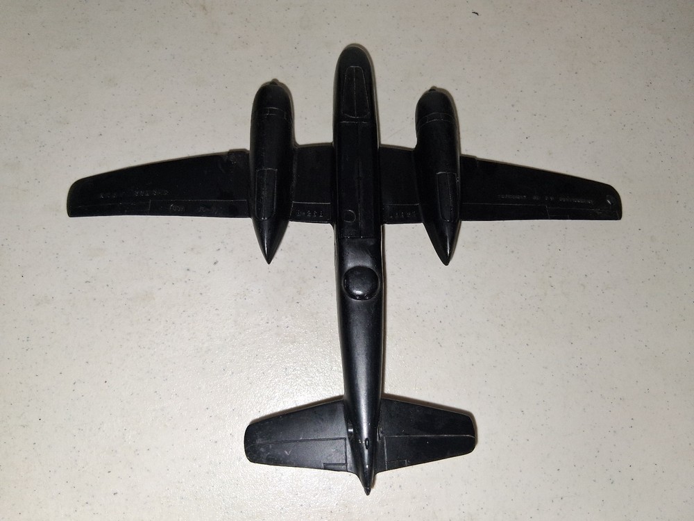 1952 Recognition Spotter ID Model Plane B-26b bomber USAF model