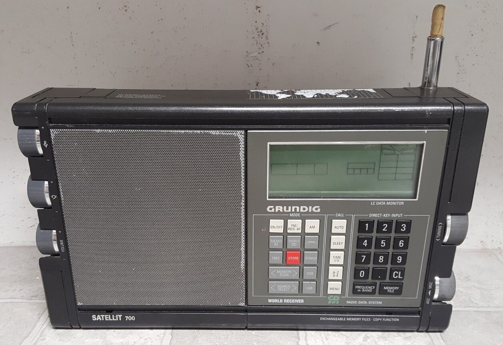 GRUNDIG SATELLIT 700 World Receiver (PLEASE READ)