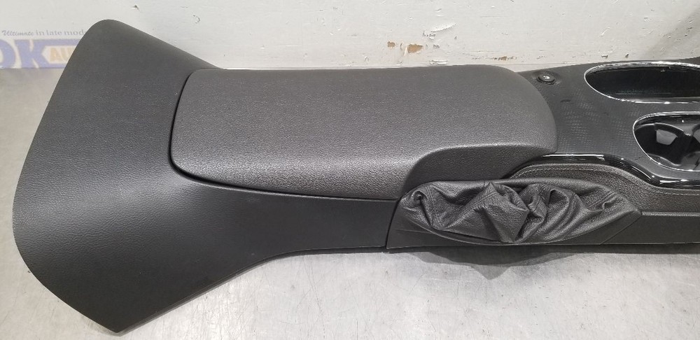 08 CHEVY CORVETTE C6 AT FRONT FLOOR CENTER CONSOLE BLACK