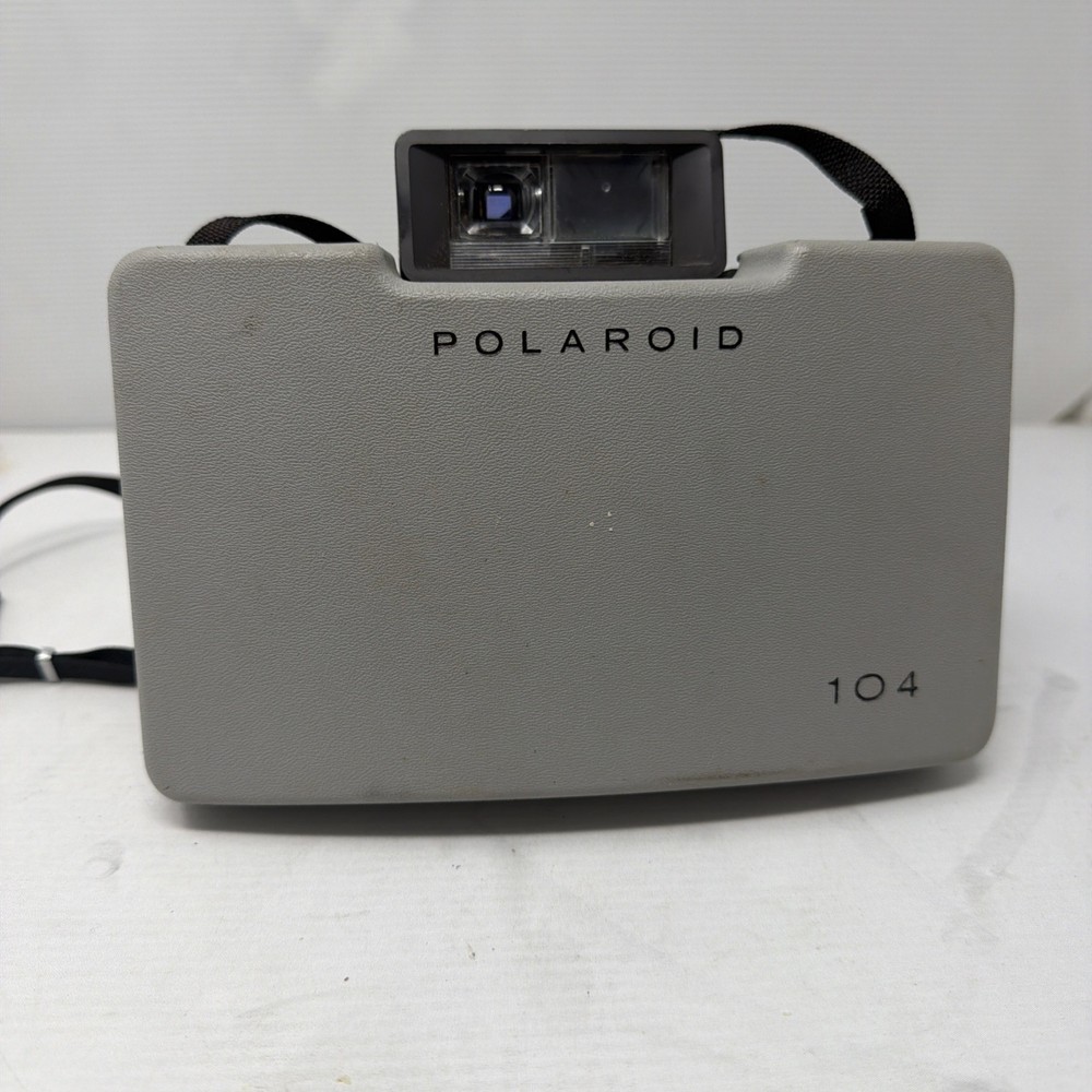 VINTAGE POLAROID LAND CAMERA AUTOMATIC 104 (A9)