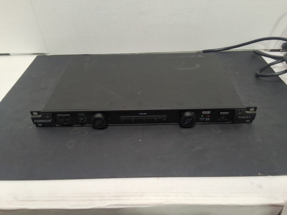 Furman PL-PLUS C 15A Power Conditioner